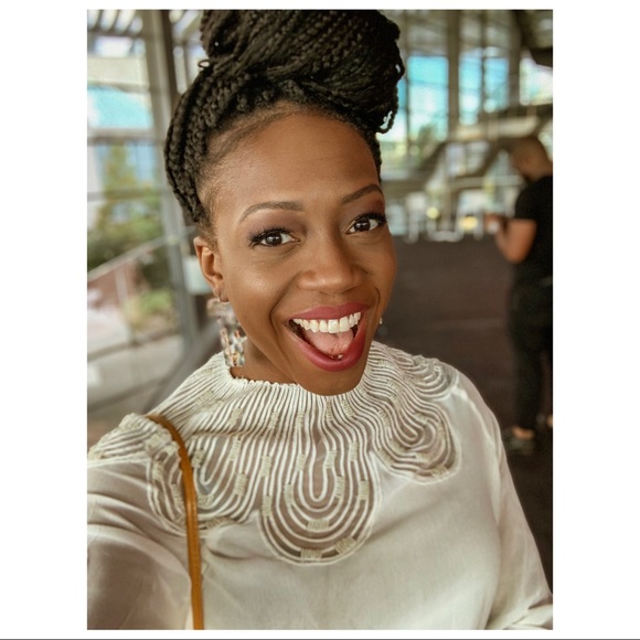 Meet your Posher, Bunmi - Picture 2 of 7